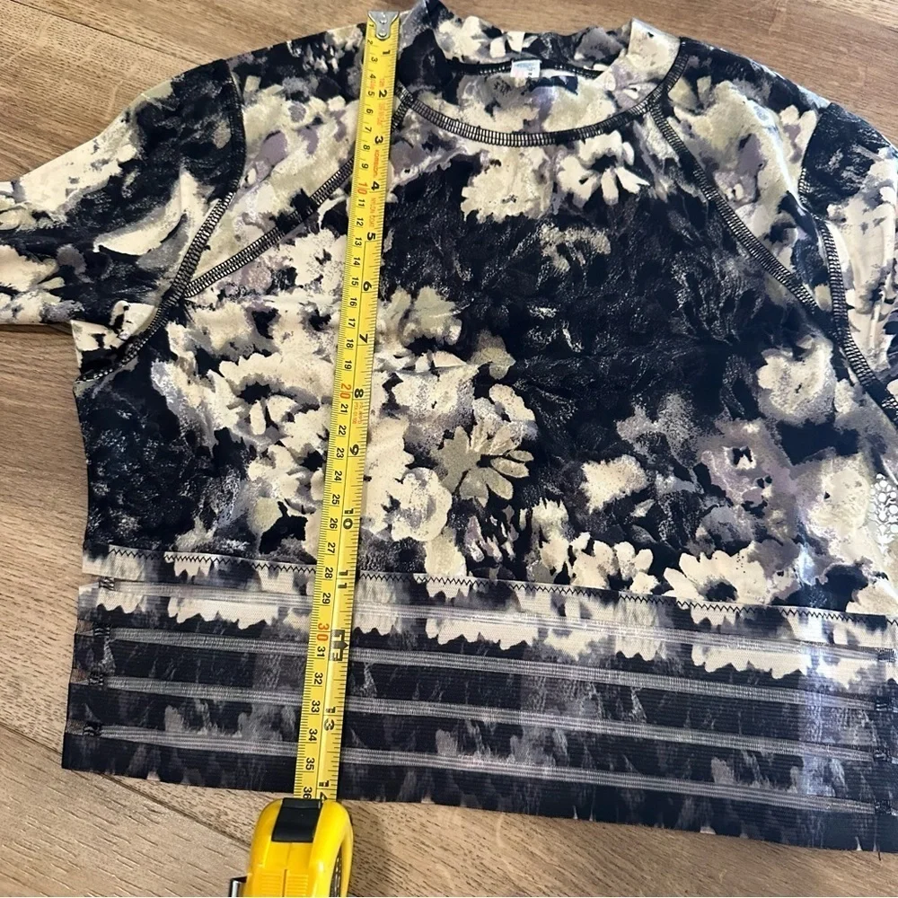 NWT Free People • Dark night Combo Idris Printed Open Back Top Size XSma…
